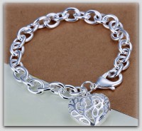 Sølvarmbånd med hjerteanheng